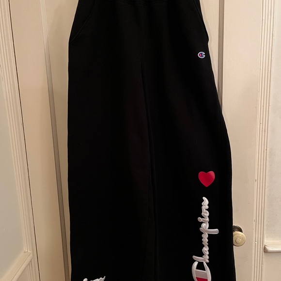 Champion Unique Black Wide Leg Reverse Weave Sweatpants with Heart Designs - Picture 1 of 13